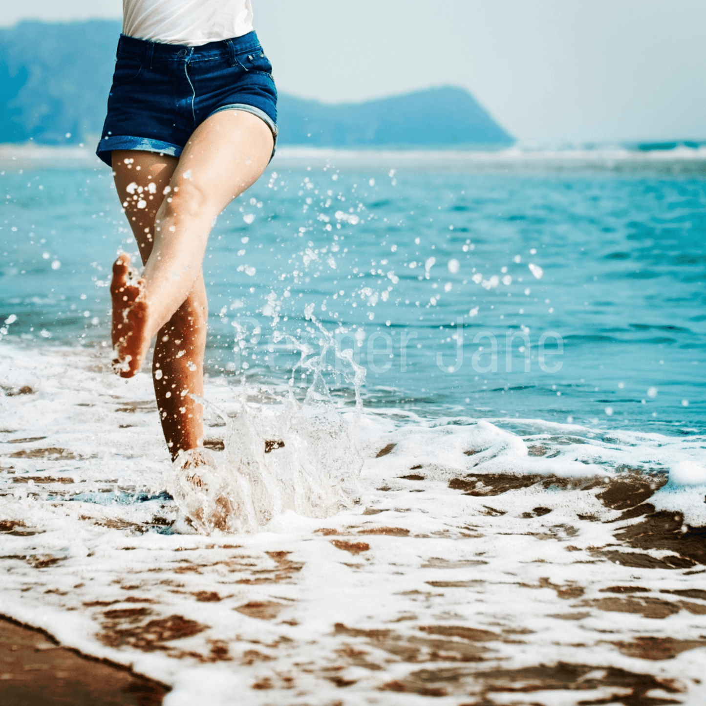 Ocean Mist fragrance oil—invigorating aroma of ocean breeze, hyacinth, and white musk.